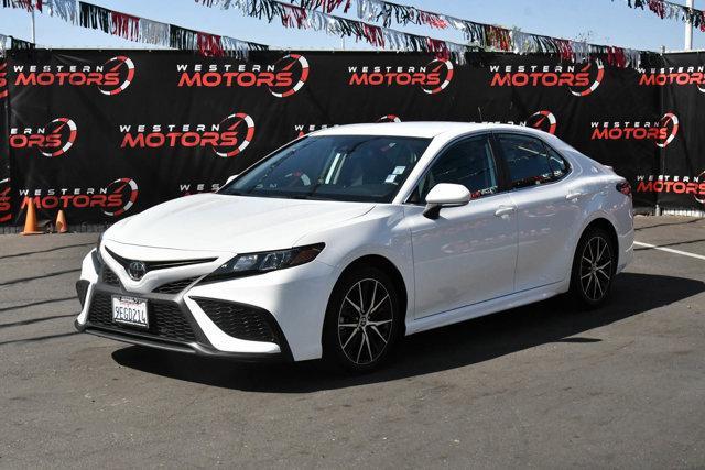 2023 toyota camry se