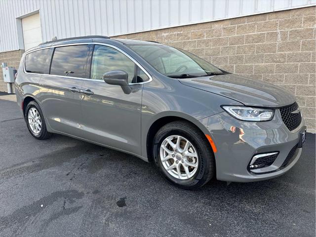 2022 chrysler pacifica touring-l