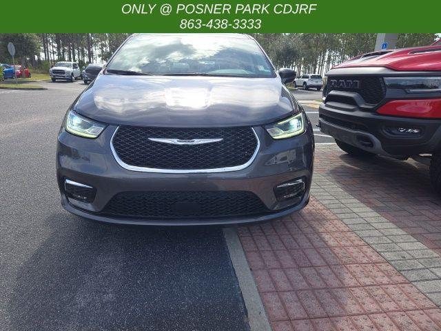 2022 chrysler pacifica touring-l