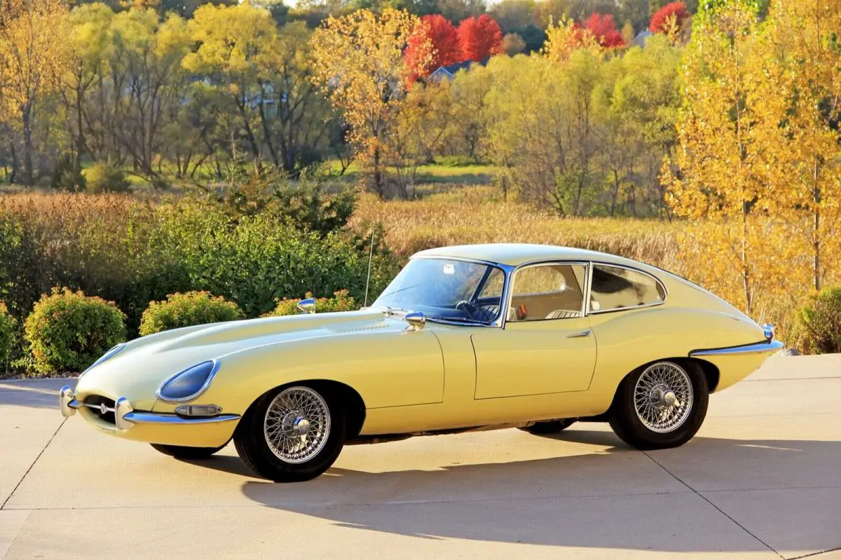 1967 series 1 e-type (xke) jaguar fhc (coupe)