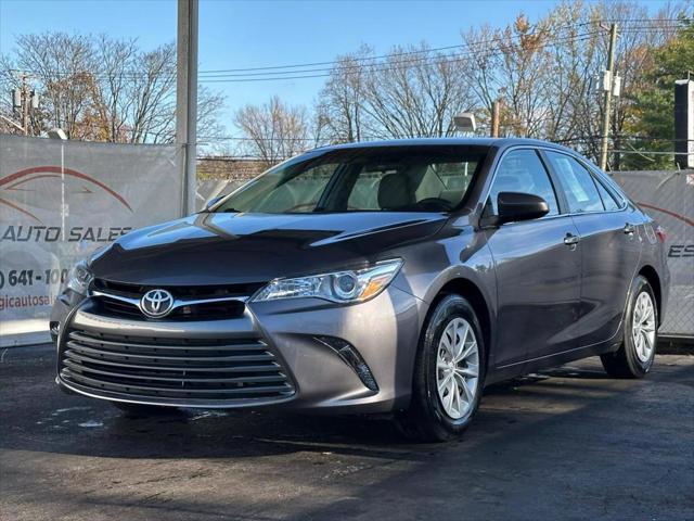 2016 toyota camry le