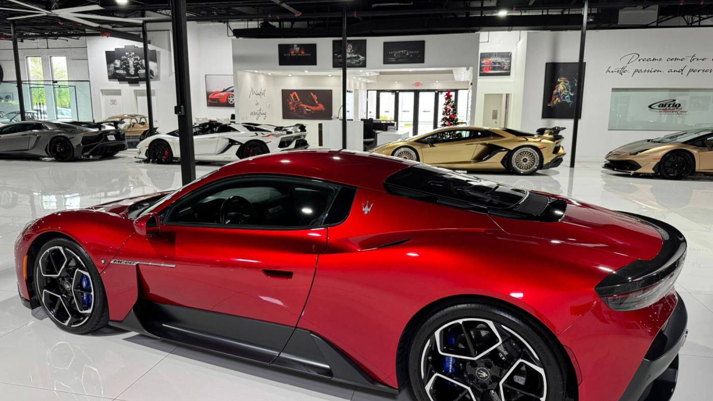 2022 maserati mc20 base