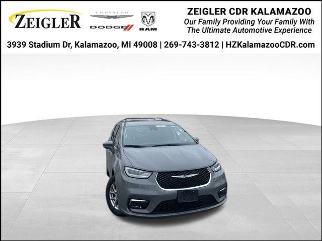 2022 chrysler pacifica touring-l