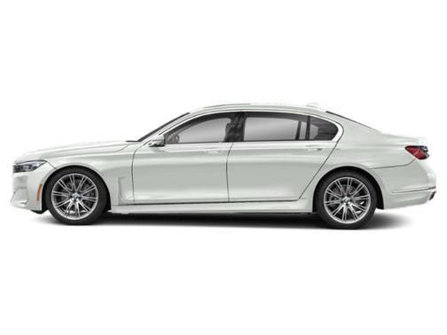 2022 bmw 740