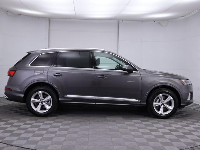 2024 audi q7 45 premium plus