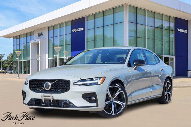 2024 volvo s60 b5 plus dark theme
