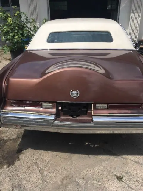 1975 cadillac fleetwood