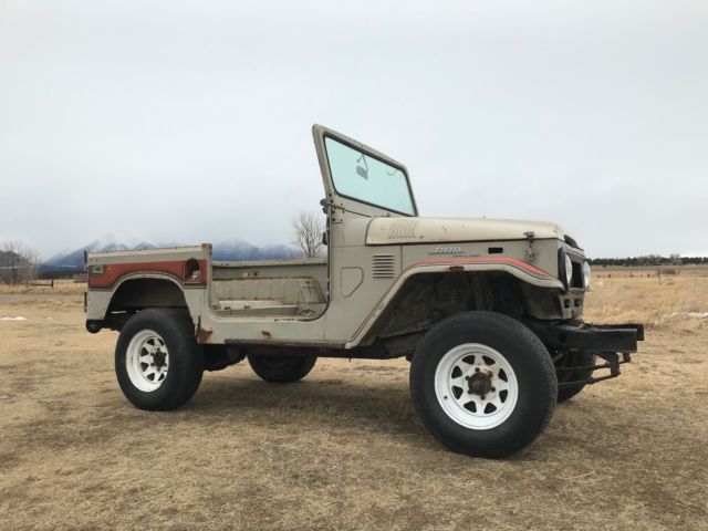 1972 toyota fj40 land cruiser **clean title** + numbers matching frame/body