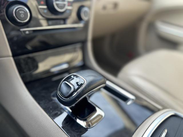 2014 chrysler 300 s