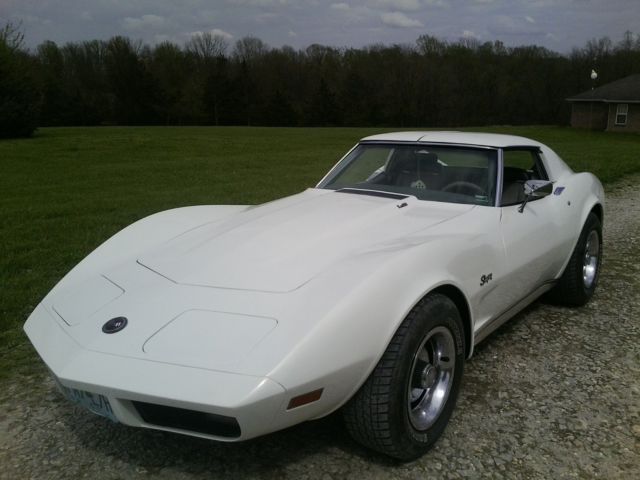 1974 chevrolet corvette stingray coupe, pearl white, 300 horsepower