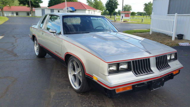 1984 oldsmobile cutlass hurst coupe 2-door 5.0l