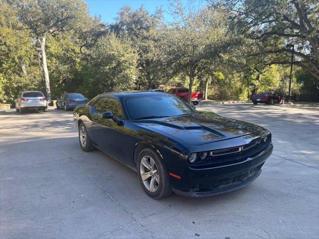 2020 dodge challenger sxt