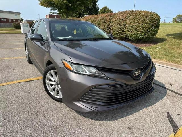 2019 toyota camry le