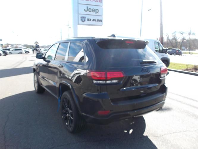 new 2019 jeep grand cherokee 4wd laredo danvers, ma 01923 for sale in danvers, massachusetts