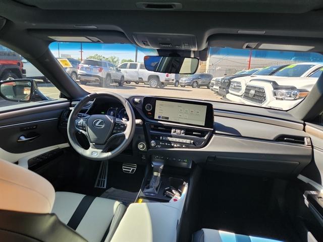 2023 lexus es 300h base