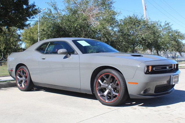 2018 dodge challenger sxt