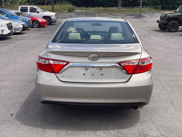 2016 toyota camry le