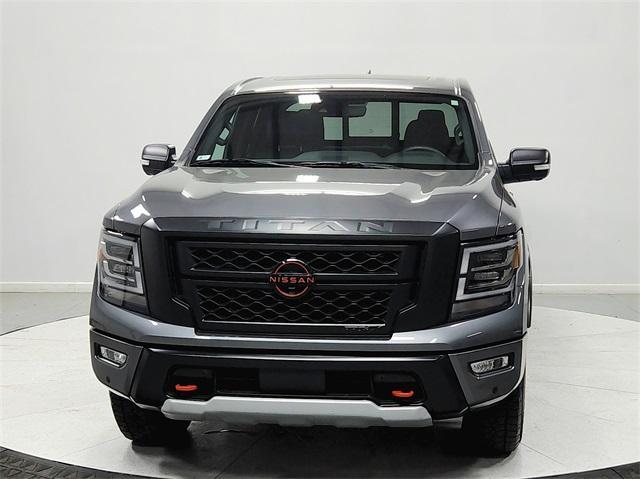 2024 nissan titan pro-4x