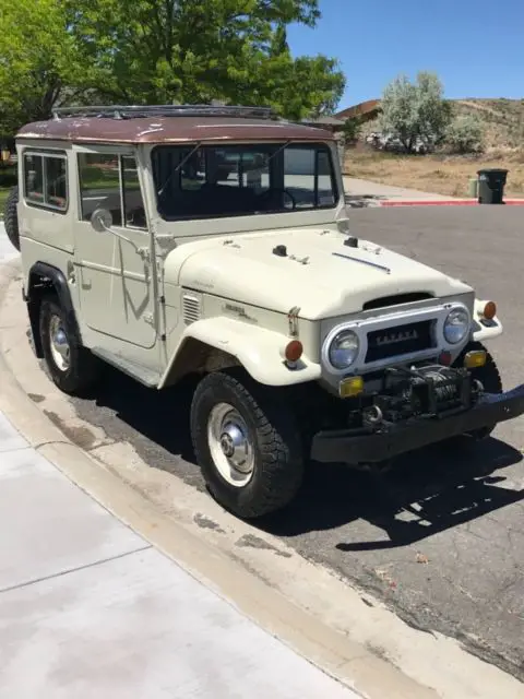 1967 fj40 toyota land cruiser 4x4 winch