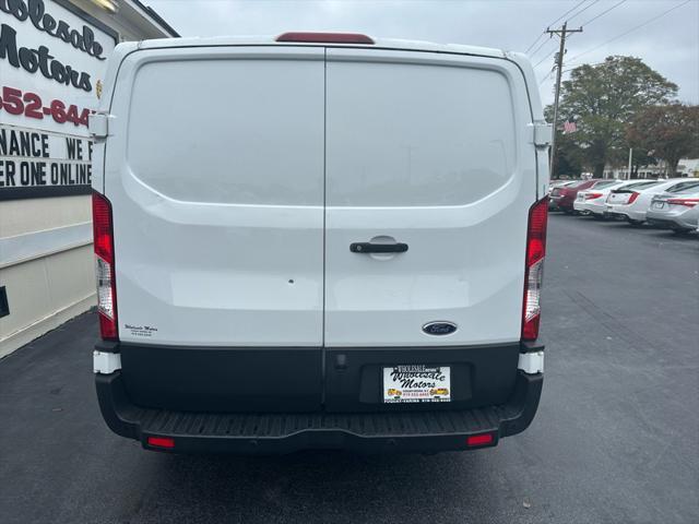 2019 ford transit-150 base