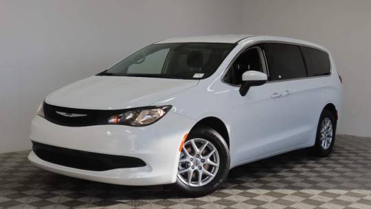 2022 Chrysler Voyager