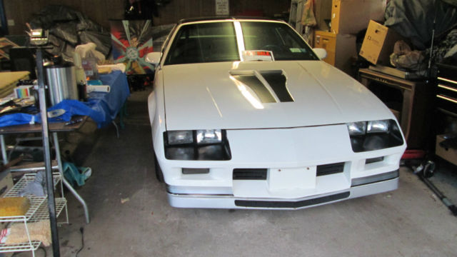 1984 chevrolet camaro sport coupe 2-door 5.0l t-tops