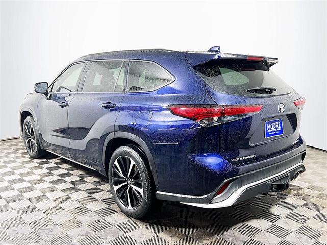 2021 toyota highlander xse