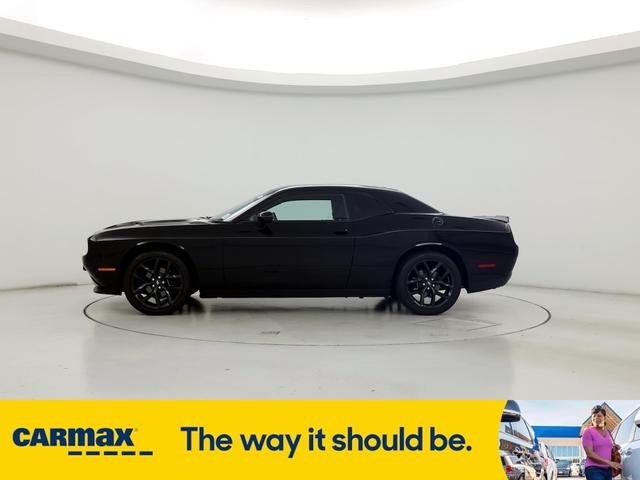 2021 dodge challenger sxt