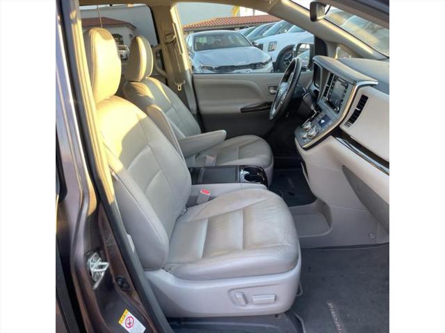 2019 toyota sienna xle