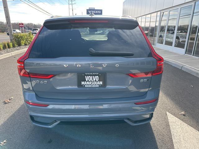 2024 volvo xc60 b5 plus dark theme
