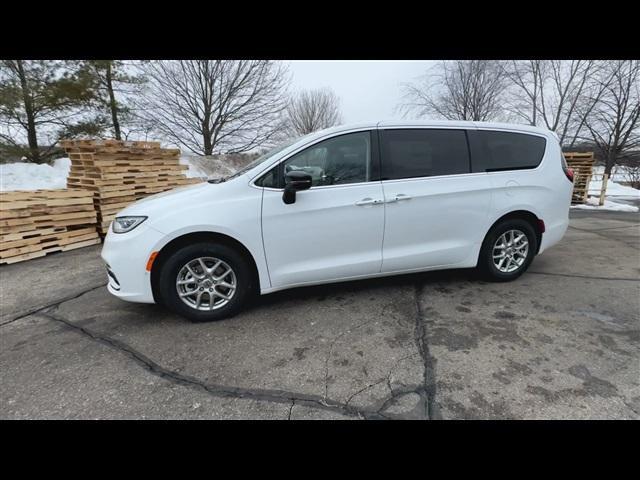 2024 chrysler pacifica touring l