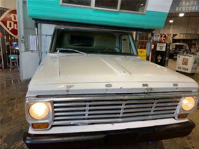 1967 ford camper equiped 18ft