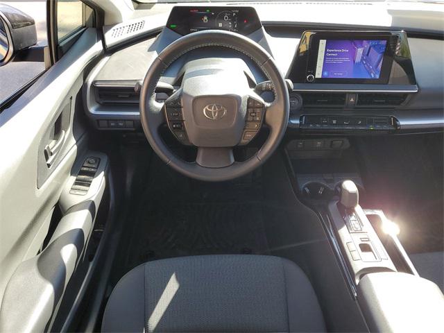 2023 toyota prius le