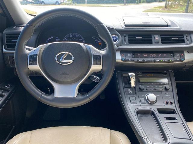2012 lexus ct 200h premium