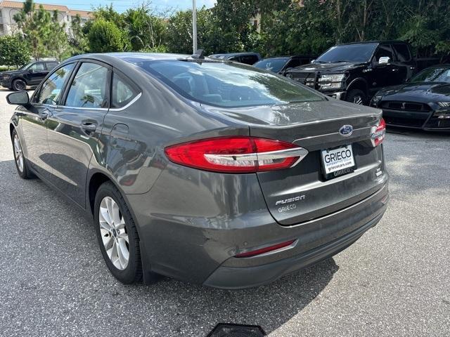 2020 ford fusion se
