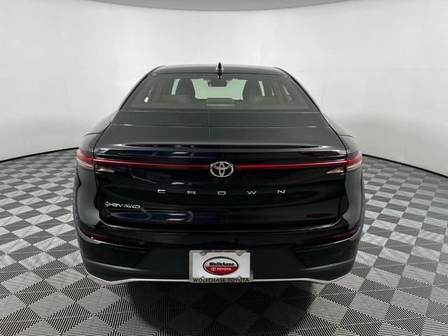 2024 toyota crown xle