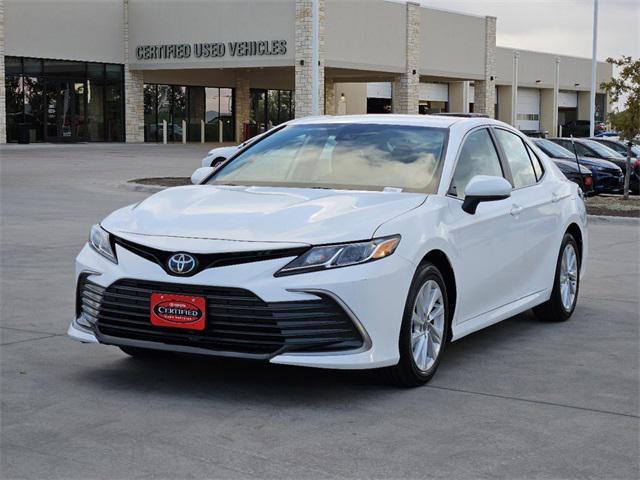 2024 toyota camry le