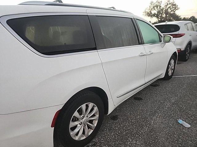 2019 chrysler pacifica touring l
