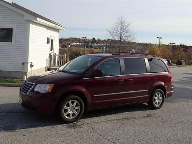 2009 chrysler town and country touring touring 4dr mini-van for sale in bangor, maine