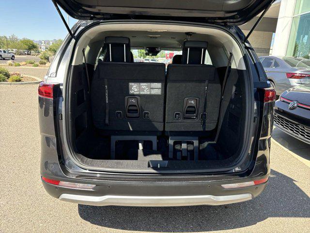 2023 kia carnival lx