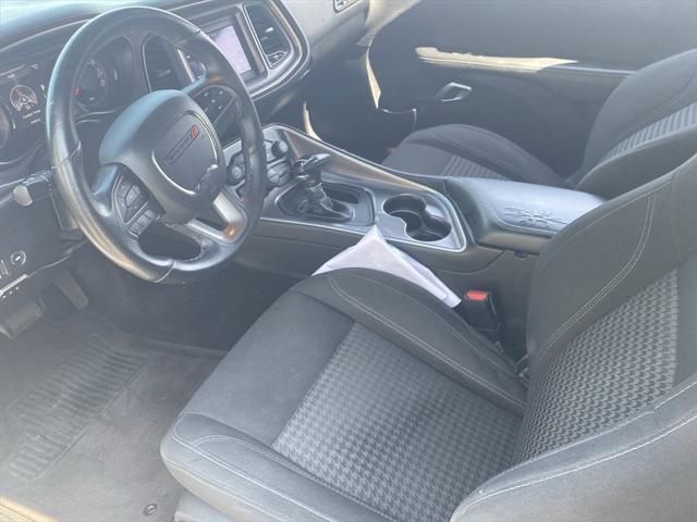 2019 dodge challenger sxt