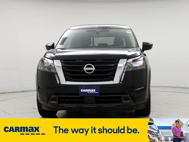 2023 nissan pathfinder s