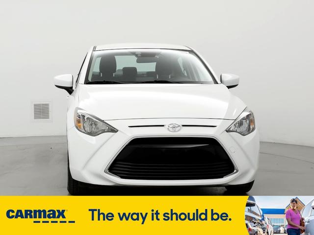 2017 toyota yaris ia