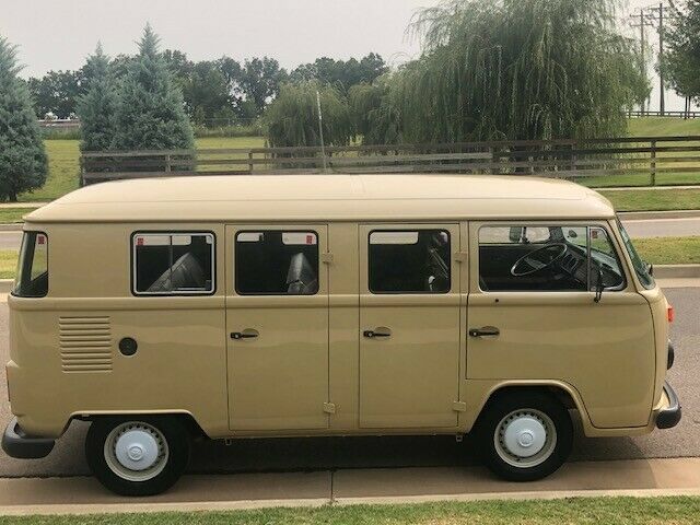 1987 volkswagen bus **rare 4 doors** bay window