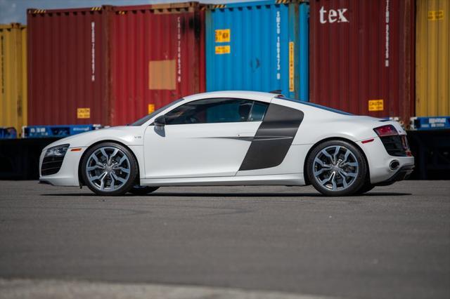 2011 audi r8 5.2 quattro