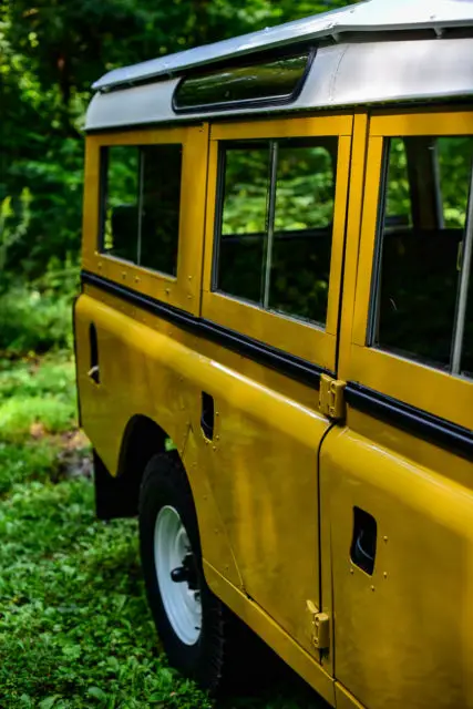 *lhd* land rover santana series iii 109 5-door