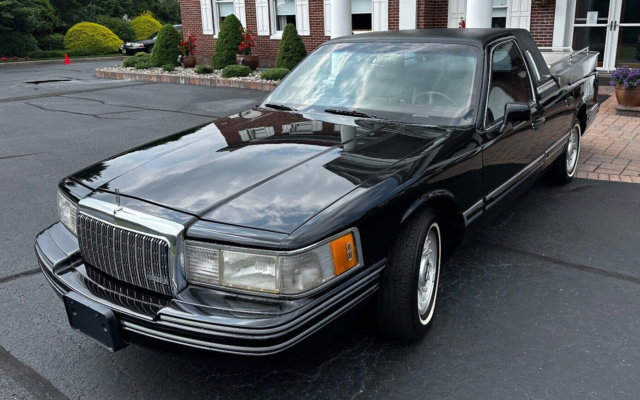 funeral flower vehicle