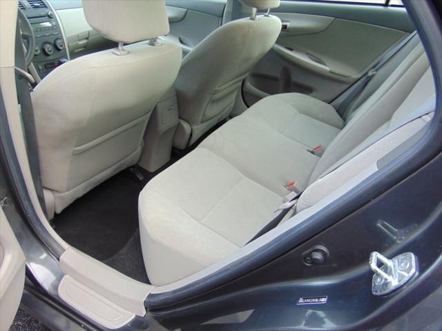 2010 toyota corolla le