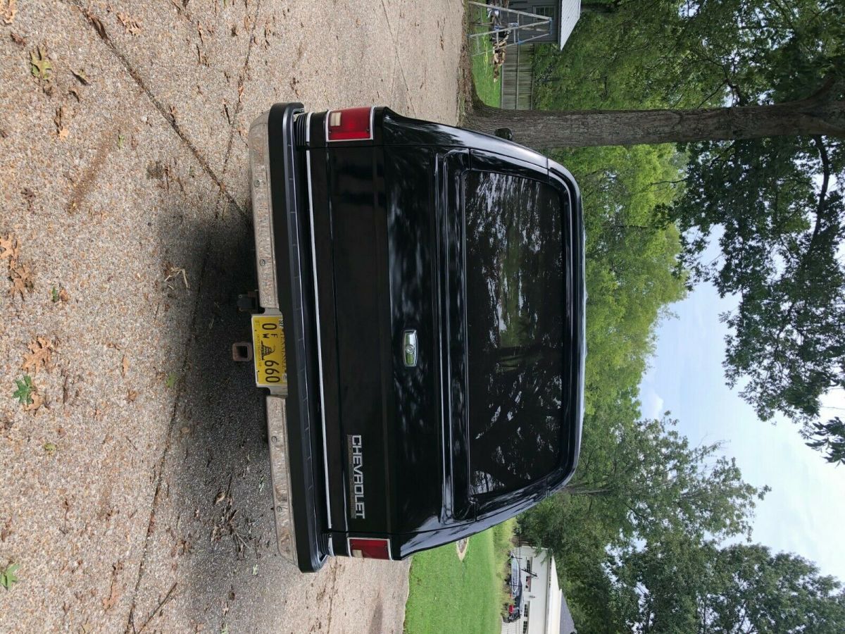 1989 chevrolet suburban r1500 silverado 2wd