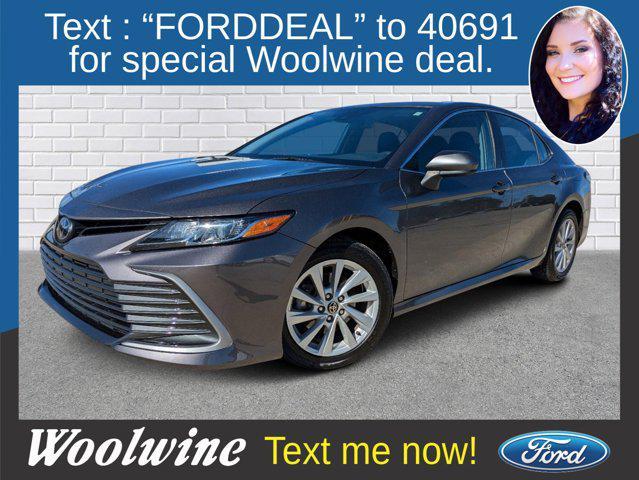 2022 toyota camry le